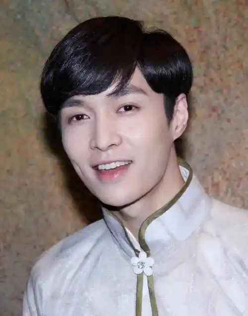 盘点娱乐圈梨涡男星,谁微笑迷人,谁油腻雷人?_易烊_郭富城_五官