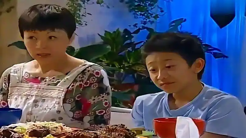 家有儿女刘星经典分肉饼你一个我一个太好玩了