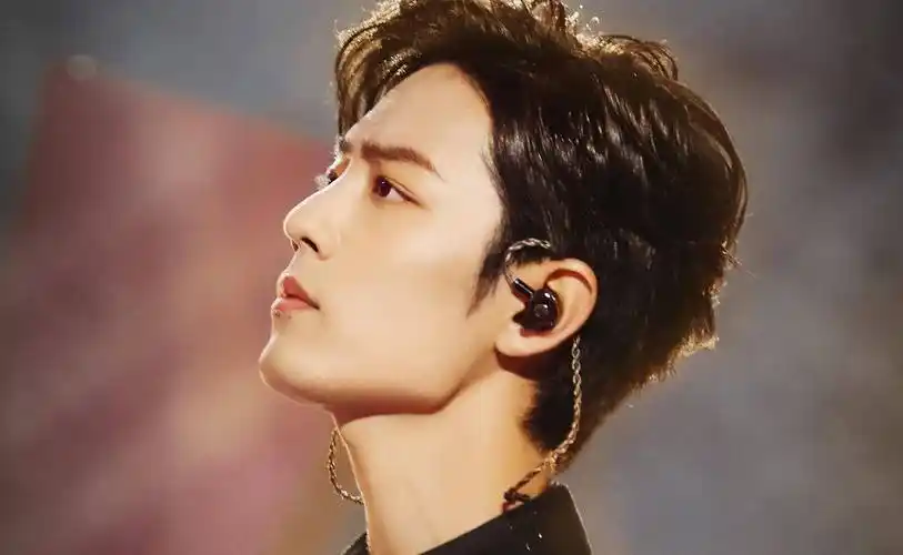 出席2023发布会,创意总监手写信给肖战,还有很多关于唯美意境的图片