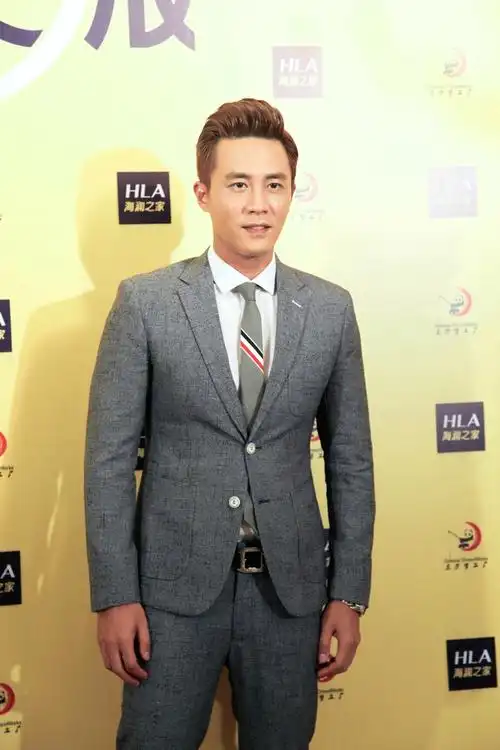 杜淳出席代言品牌发布会七次郎想结束单身