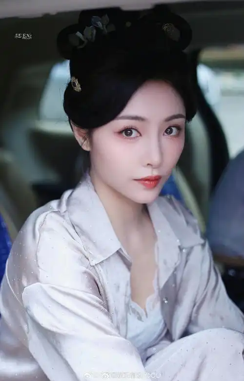 许佳琪定风波出妆路透图!