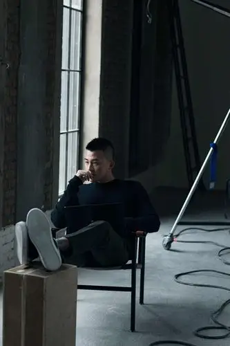 欧豪黑白极简帅气写真高清图片19