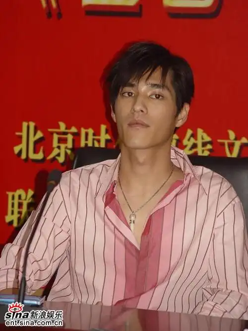 图文金色年华在开机媒体见面会蓝正龙