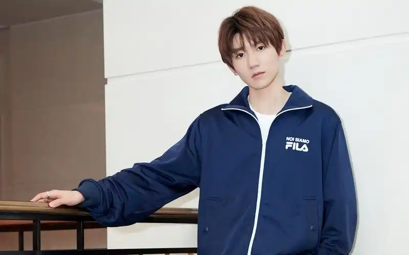 tfboys王源品牌代言帅气图片桌面壁纸