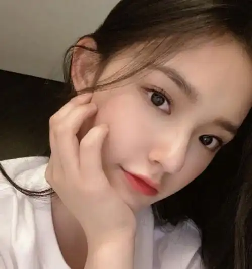 星女郎林允白嫩左脸满是针眼密密麻麻好吓人为了变美也太拼了