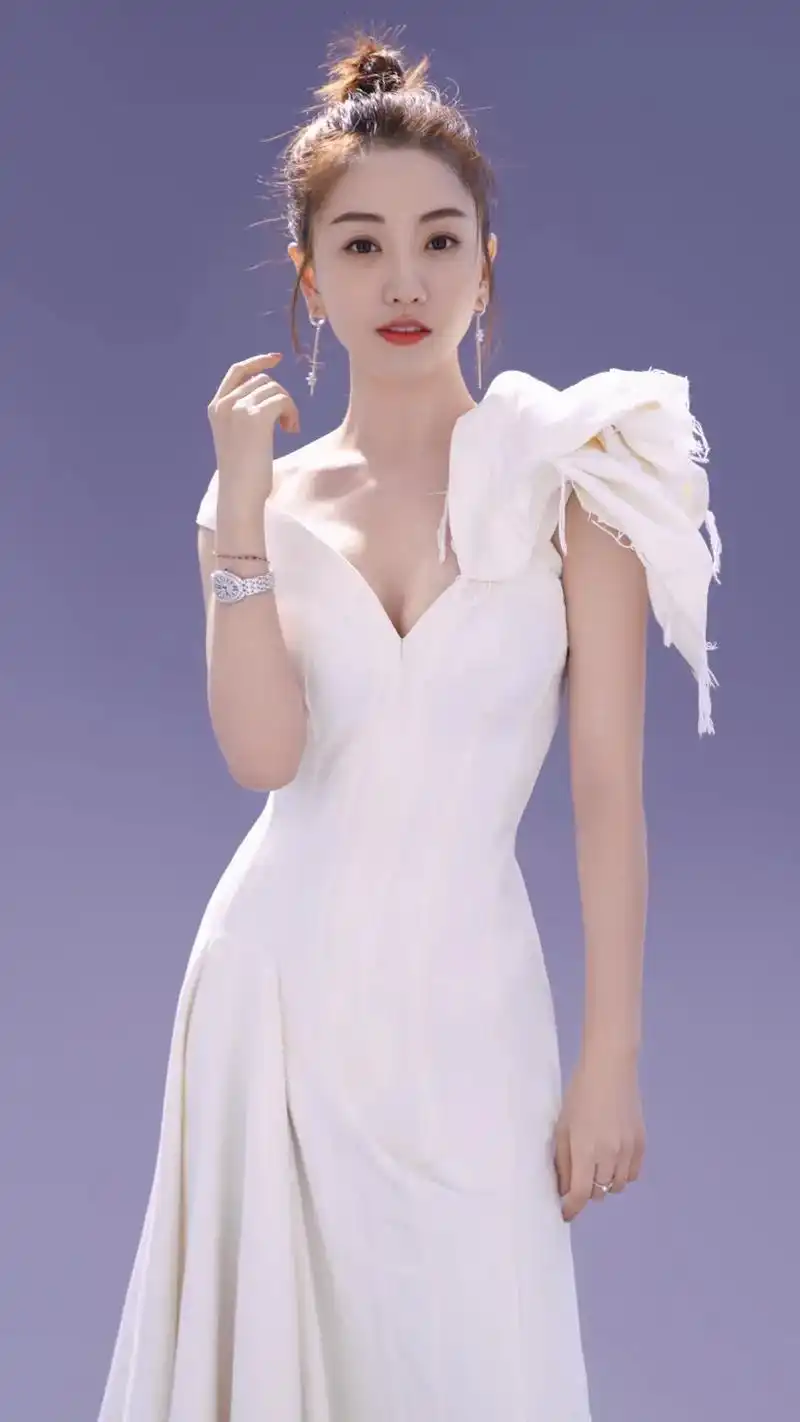 明星 #神仙颜值 #拽妞壁纸   杨蓉,1981年6月3日 - 抖音