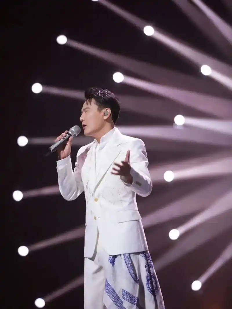 【2023张信哲「未来式20世界巡回演唱.2023张信哲「未 - 抖音