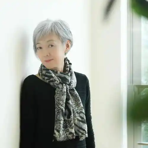 中老年女人剪什么发型显年轻?9款不用烫的发型,时尚大气又减龄