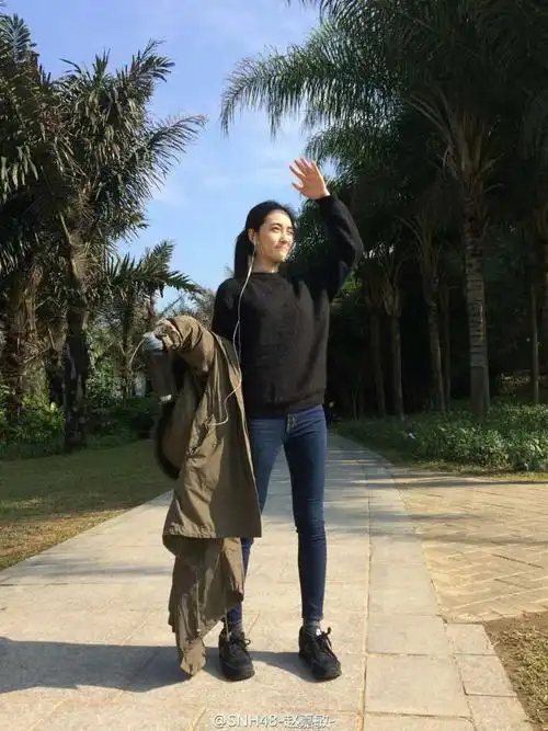 如何评价赵嘉敏的长相?