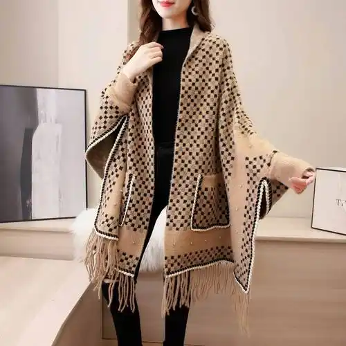 新款时尚百搭钉珠仿貂绒带袖披肩 长款流苏斗篷披风针织蝙蝠衫