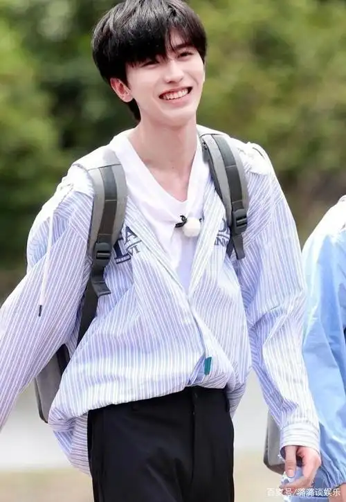 《奔跑吧》超长先导片抢先看之蔡徐坤一镜到底,蔡小葵太可爱了!