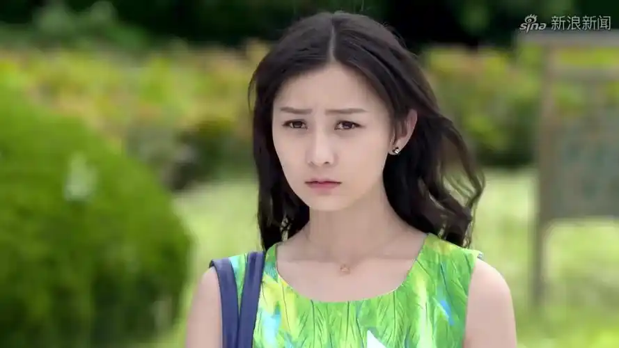 田心碰上冤家总裁,自己被划伤,总裁二话不说把人背回家