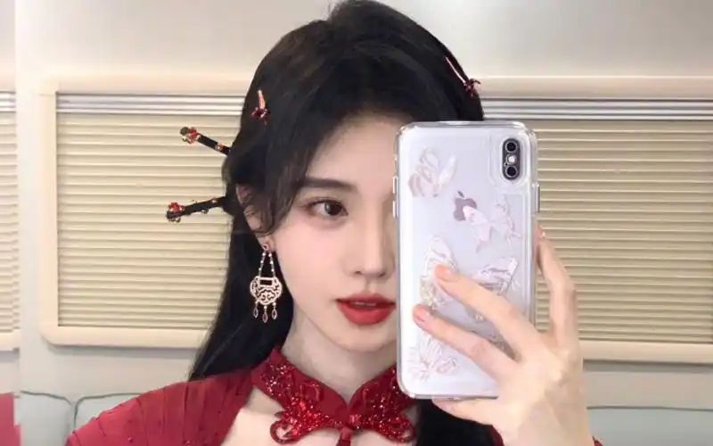 红衣女郎—鞠婧祎,俄式比心最慢细节你学废了吗?