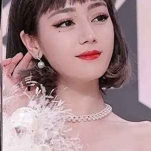 迪丽热巴同款项链赫本风珍珠吊坠2021年新款网红明星颈链项圈