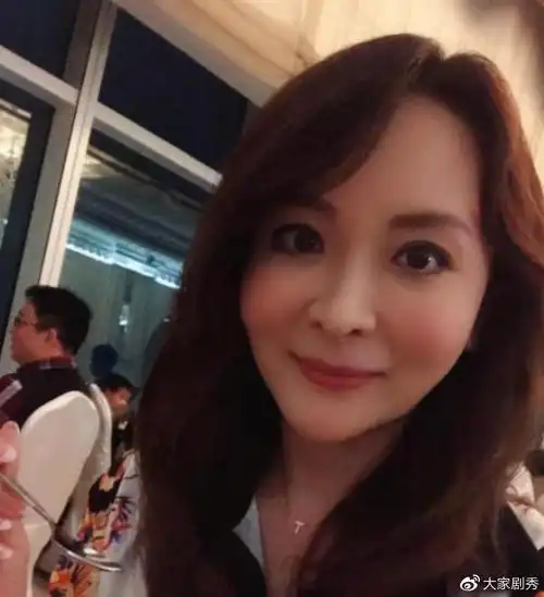 台湾女艺人蒋萍丈夫婚内出轨岳母,声言一次拿下母女俩,三观尽毁