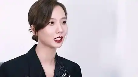 王珞丹被90多岁姥爷催婚