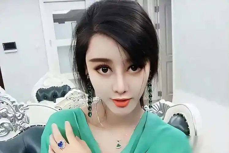 为"变"成范冰冰花800万整容,怀孕后竟发现老公外面有同性小3!