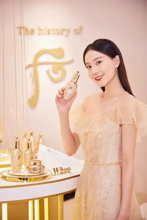 演员傅菁,著名舞蹈家华宵一,前艺术体操运动员张豆豆作为嘉宾出席,以