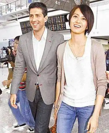 原创当年梁咏琪找向华强诉委屈向华胜告诫杨受成梁咏琪是我的人