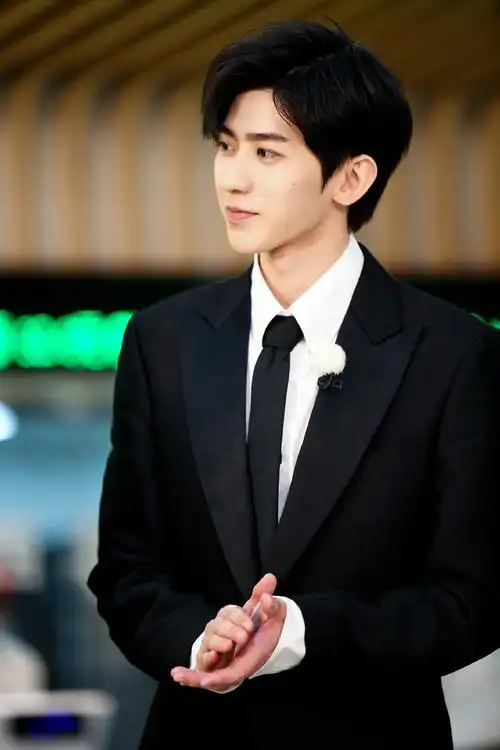 蔡徐坤奔跑吧剧照图片