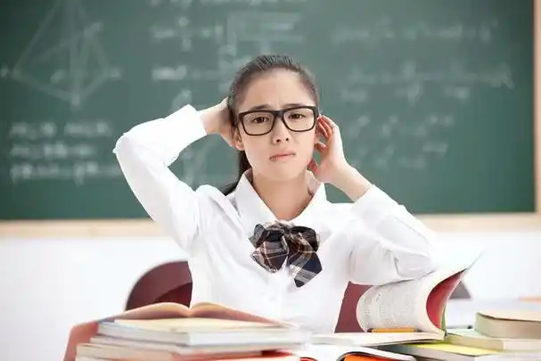 近视防护:只上课戴眼镜够吗?