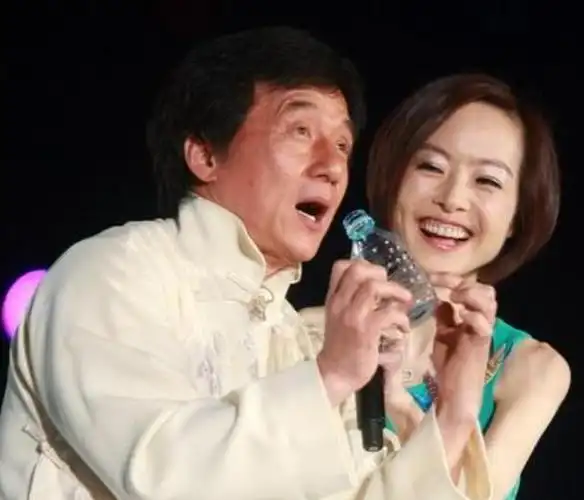 善恶到头终有报从央视一姐到查无此人鲁豫不再被世人原谅