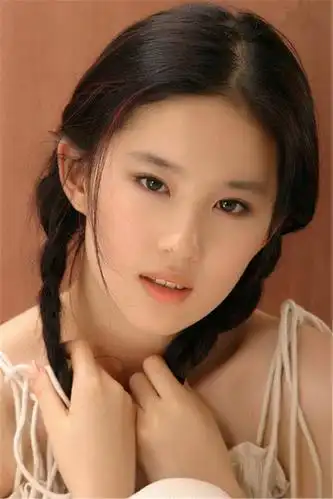 这是什么神仙颜值?刘亦菲出席活动,看到侧颜照网友表示心醉了