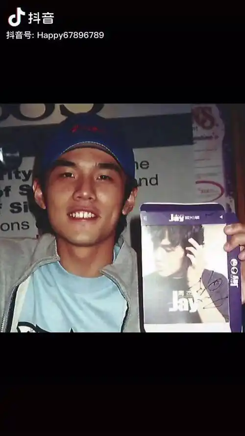 周杰伦复古老照片怀旧明天又要开始上班了太难了