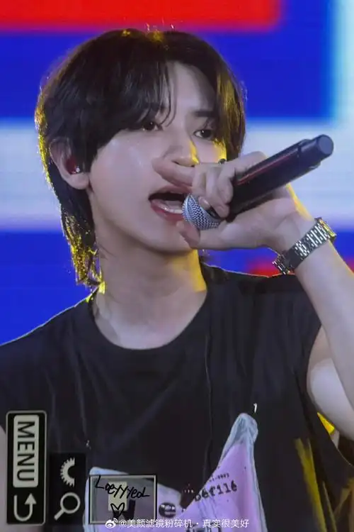 投稿朴灿烈今日舞台饭拍预览 视频 cr logo#朴灿烈唱staywithme