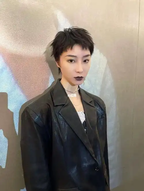 超短发 酷酷的小姐姐必备