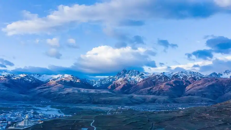 雪山王国甘孜县城美景,风景-回车桌面