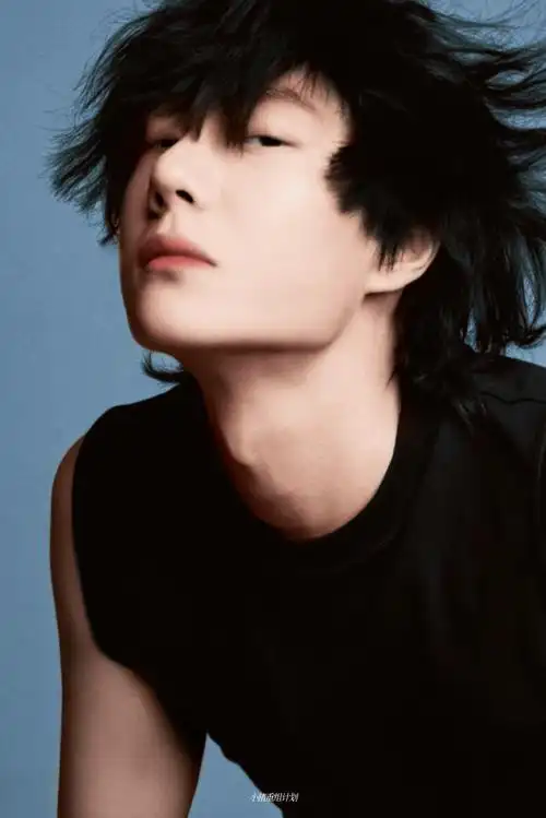 王一博时尚芭莎开年封面##时尚芭莎 王一博