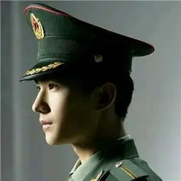 穿军装换头像