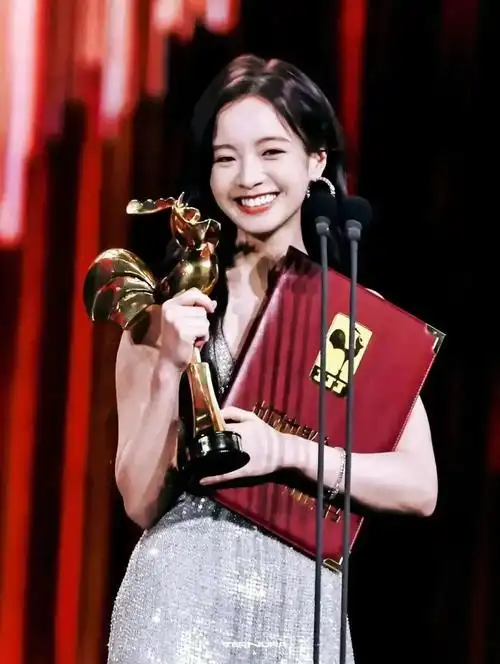 最年轻"金鸡影后"李庚希,背后有高人