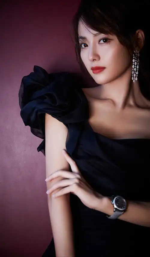 张嘉倪品牌宣传美图-搜狐大视野-搜狐新闻