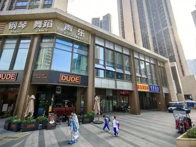 【10图】壹城中心65米广告位,十字路口位置学校对面 月租50657,深圳