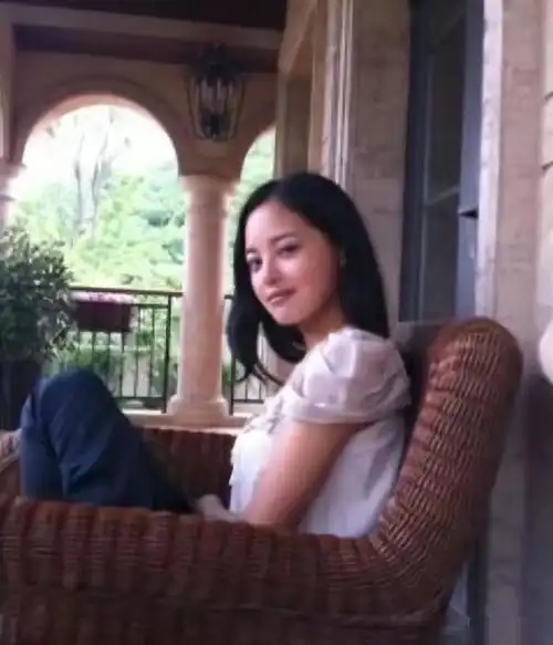 唐嫣压不住,李沁挡不了,她把欲望全写脸上,观众却更爱了