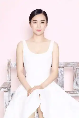 王婉娟,《麻雀》中饰演刘兰芝,楚楚动人的眼神与温婉气质!