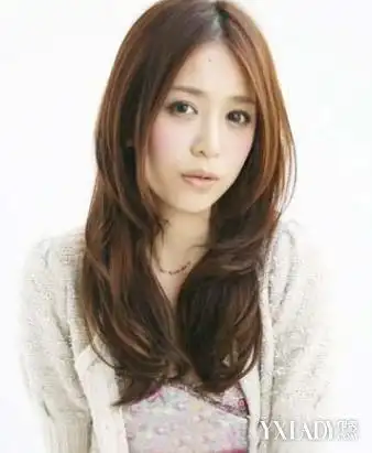 尖额头适合什么发型 十分纯美俏丽