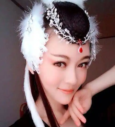 刘娜萍有比较严重的胃病,多次拍戏都忍痛拍完,这种敬业的行为源自于她