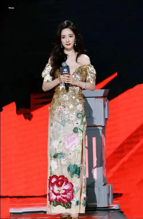 杨幂鎏金羽翼裙##杨幂个人ins更新