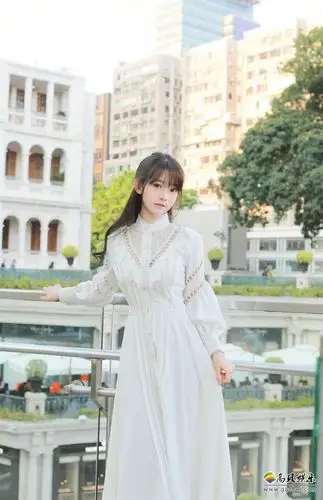 "韩国第一美少女"yurisa晒出美照:年轻,明媚,活泼的洛丽塔小仙女