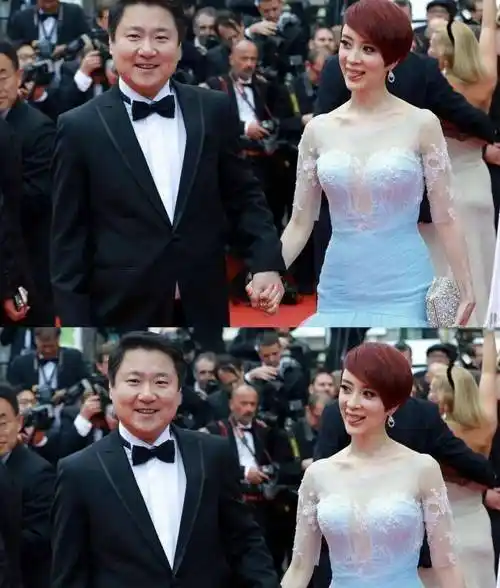 金巧巧剪短配蓝色连衣裙亮相,气质高级迷人,牵手丈夫于冬真浪漫_短发