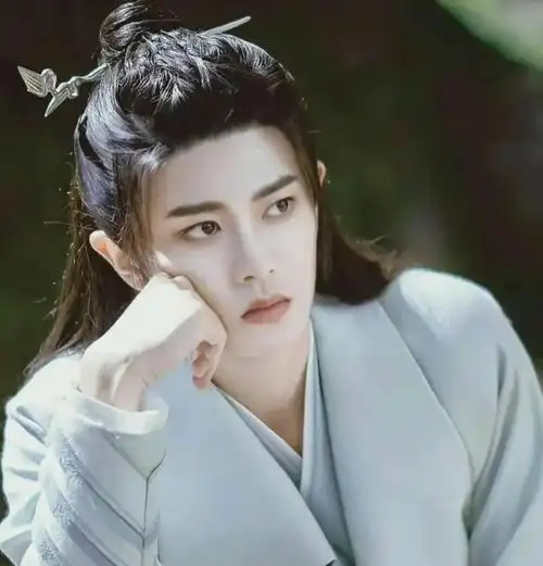 《请君》《请君》是任嘉伦与李沁合作主演的一部以民国为背景的电视剧