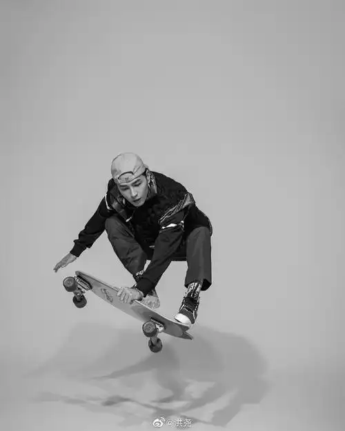 洪尧个人资料(洪尧:这小伙是谁?