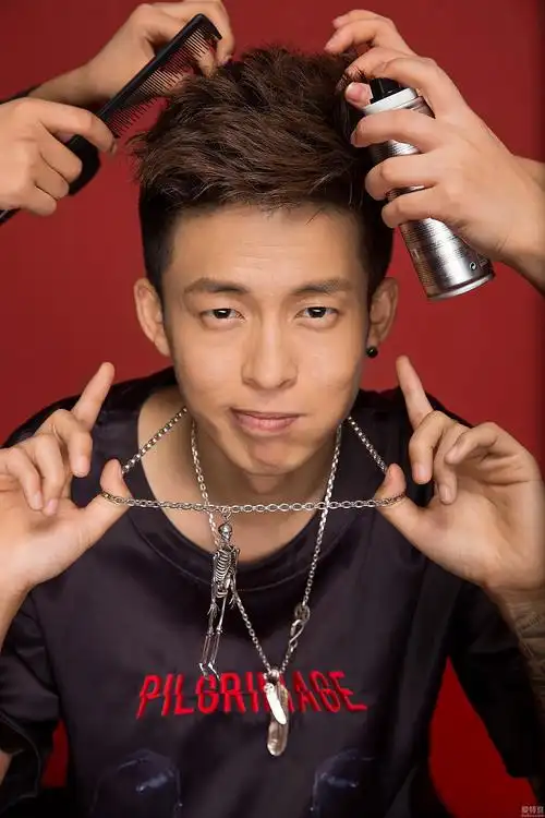 yy人气歌手回归歌坛多风格诠释独特音乐魅力