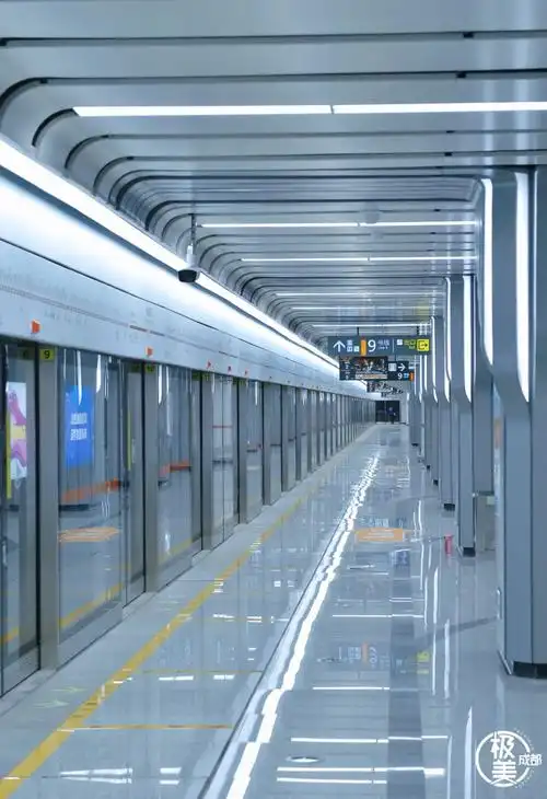 好热好冷成都坐地铁到底咋个选车厢