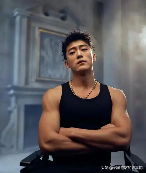 刘俊孝帅气迷人十足,行走的荷尔蒙男人味十足,魅力四射!