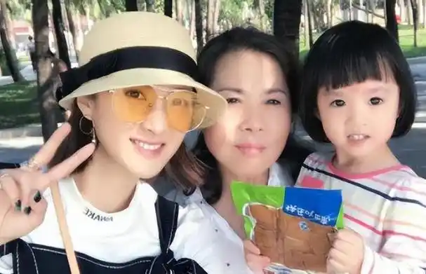 她错过靳东转身嫁给父亲看中的女婿如今怎么样了