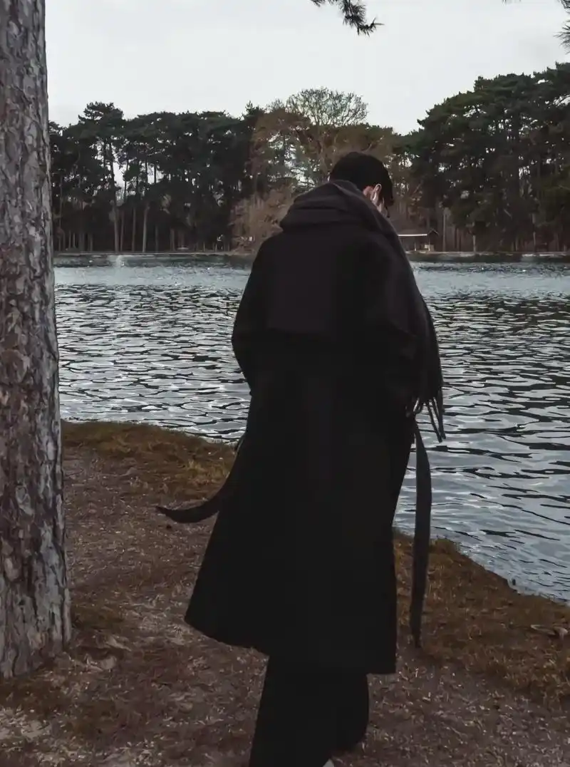 肖战背影图#向全世界安利肖战 #属于我的宝藏男孩#每一张都 - 抖音